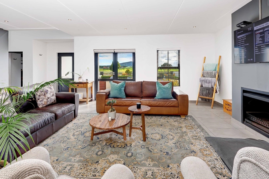 To Let 3 Bedroom Property for Rent in Graanendal Western Cape